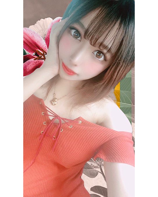 白里透红！ 中日混血AV女优「赤井爱知华」4秒影片大秀血管乳！