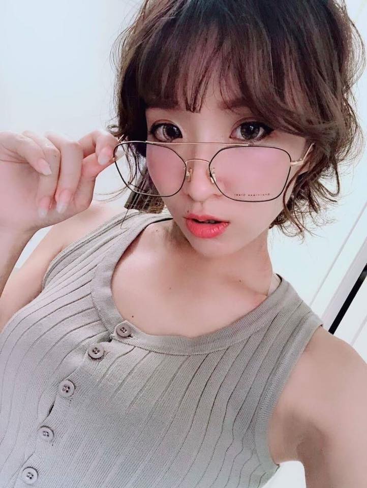 烤到脱衣服!气质正妹「Yuanyuan媛媛儿」超短热裤火辣烤肉