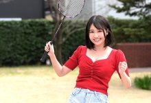 热爱羽球与美食！丰满G罩杯女大生「成宫惠梨香」AV出道只因想受男生欢迎！-优优日报