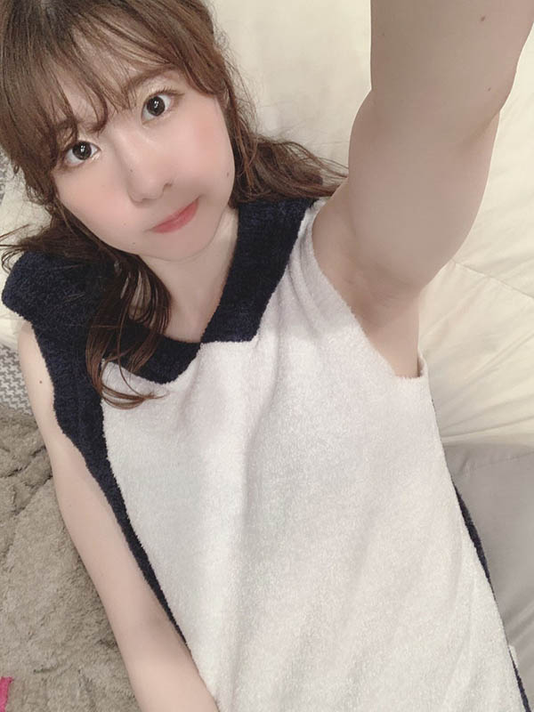 可爱婴儿肥! D罩杯素人美少女「真宫绫」!