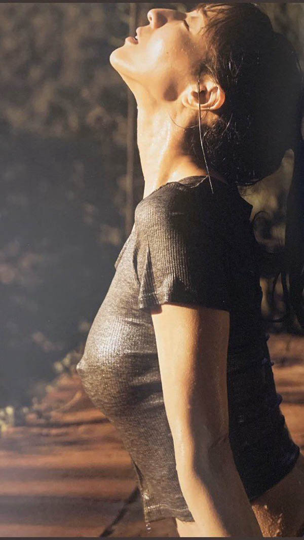 巨乳女主播终于下海了!写真照片18+「浑圆水滴乳」惊见邪恶突起… 形状超优!
