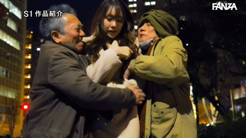 找干爹惹火流浪汉！枫ふうあ(枫富爱)漂亮的脸蛋被弄脏了！ ...