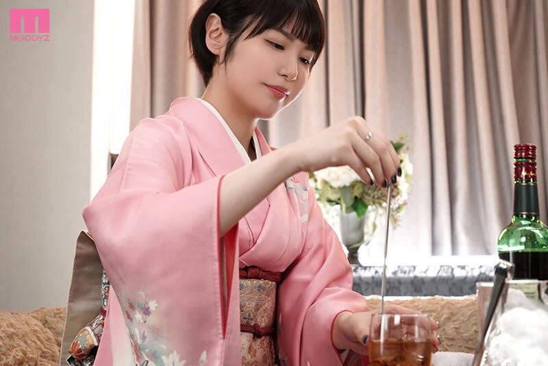 在高档酒店上班的小妈咪!她的防线被吉村卓大叔舔破了! ...