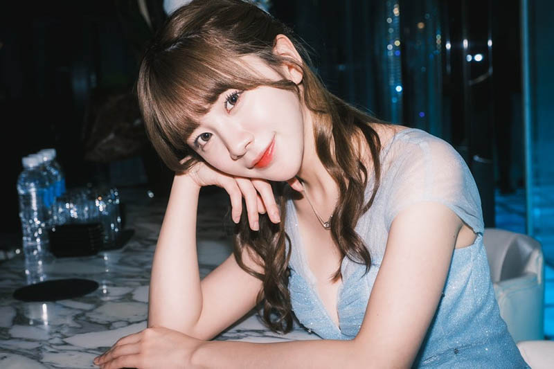 想找宇野みれい(宇野美玲)喝一杯?那该准备多少钱?