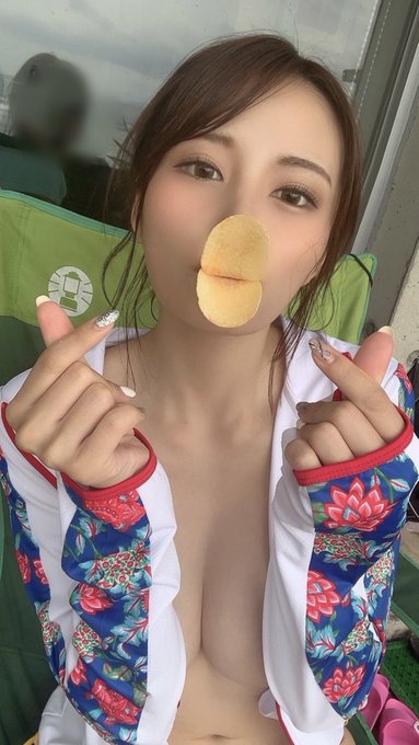 豪乳即正义! F罩杯女神「伊藤舞雪」示范真空洋芋片吃法引来破万赞!