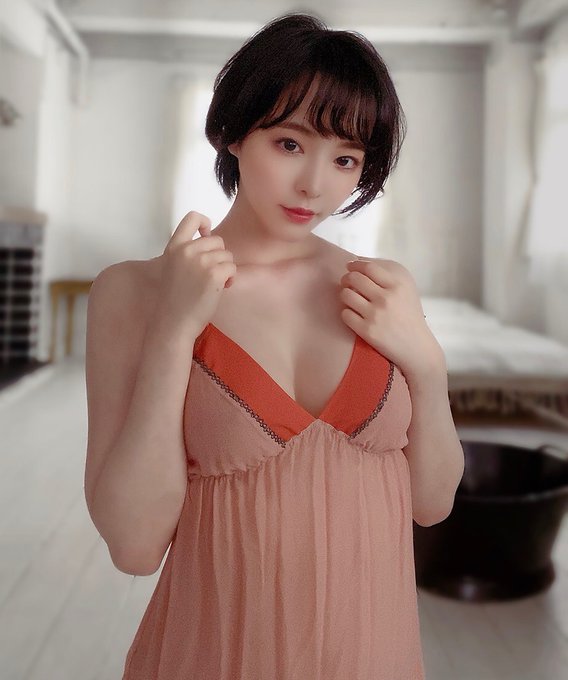 宝矿力最辣代言人？！ G罩杯火辣新人「三宫桩」全裸入镜免费代言！