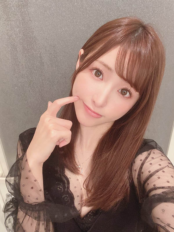 全裸上阵！ D奶甜心美少女「天使萌」登上周刊杂志、一丝不挂侧拍抢先看！