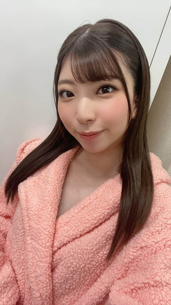 圆梦踏实!E罩杯白皙美少女“七咲未色”AV出道、自曝国中就想当AV女优!
