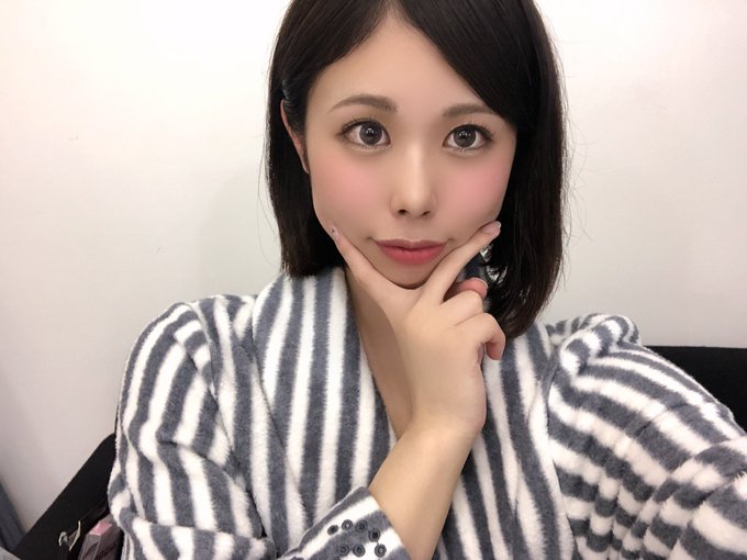 蜜唇大眼!魔鬼身材新人“藤咲玲央奈”AV出道、自曝私底下超宅最爱动漫!