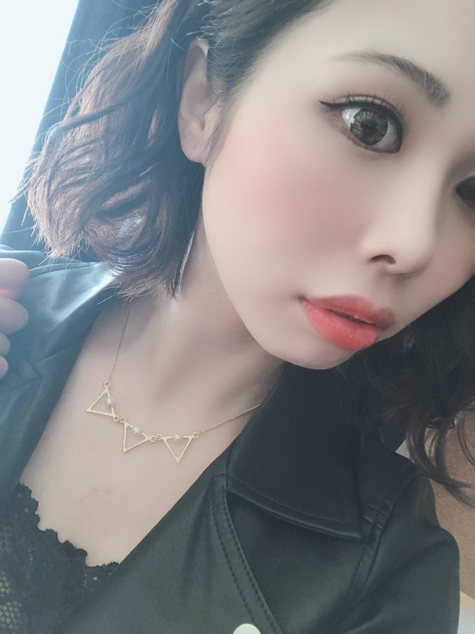 蜜唇大眼!魔鬼身材新人“藤咲玲央奈”AV出道、自曝私底下超宅最爱动漫!