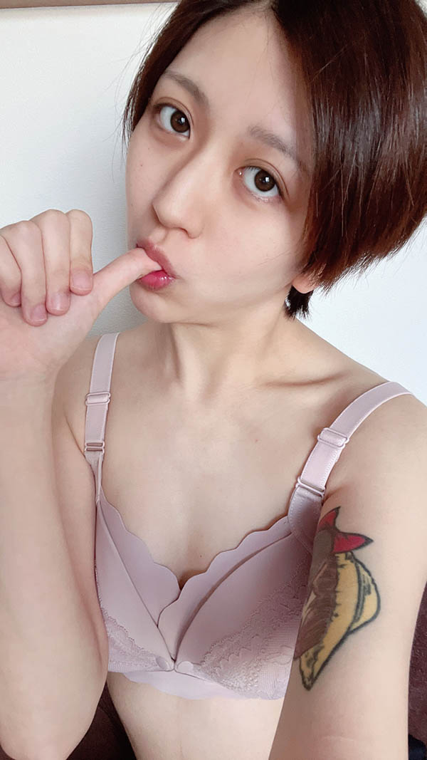在乳量创新纪录后⋯AV界的才女恢复工作了!
