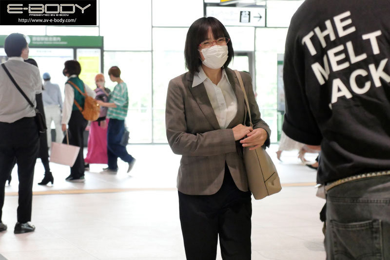 E-Body还我漂漂拳!乡土味的公务员变成了身材教科书的尤物! ...