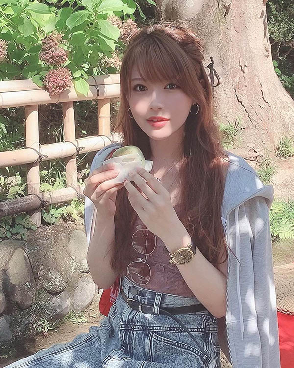 女神狂飙车! 绝美AV影后「相泽南」工商个人第一本写真集不惜背部全裸狂吸上万赞!